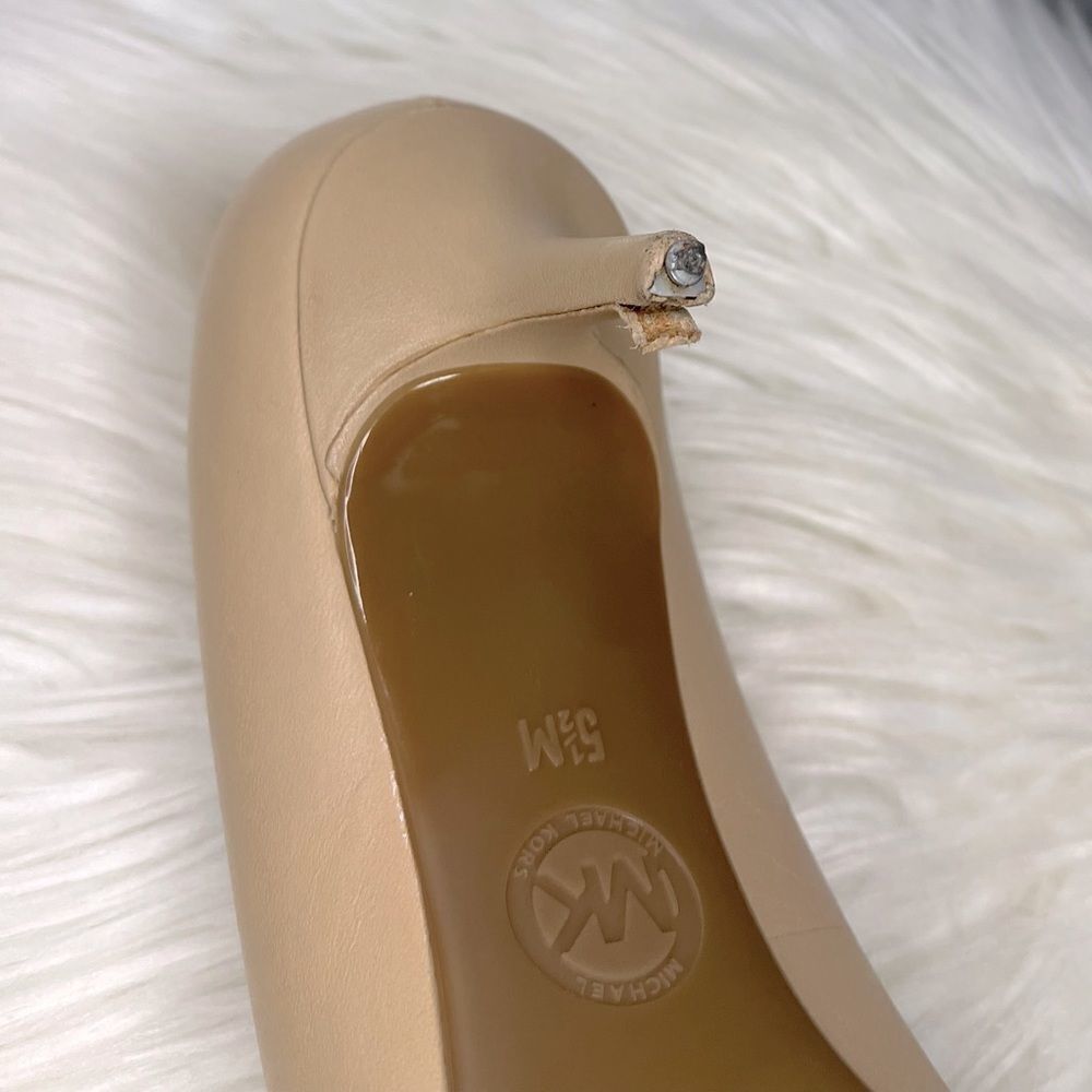 Micheal Kors Dorothy Flex Pump Tan Classic Heel - Color Light Brush - Size: 5.5M - Picture 11 of 16